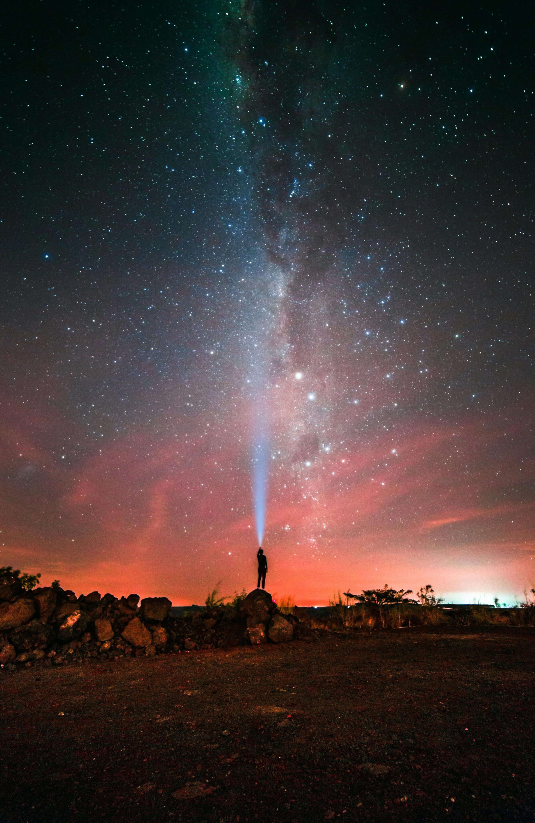 bruna-mathys-potencial-ilimitado-pt Bruna Mathys, Imagem de uma mulher olhando para frente com expressão confiante, simbolizando força interior, potencial ilimitado e autoconfiança.